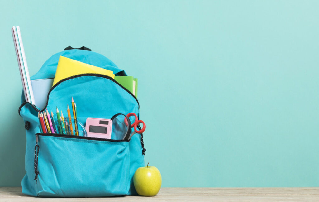 Mochila escolar de colores